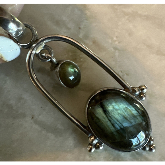 Sterling Jewelry - Lg Vtg Sterling Silver 925 2.5” Pendant Labradorite Iridescent Blue Gray Flash